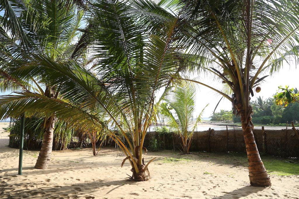 Lonely Beach Resort Tangalle Exterior foto