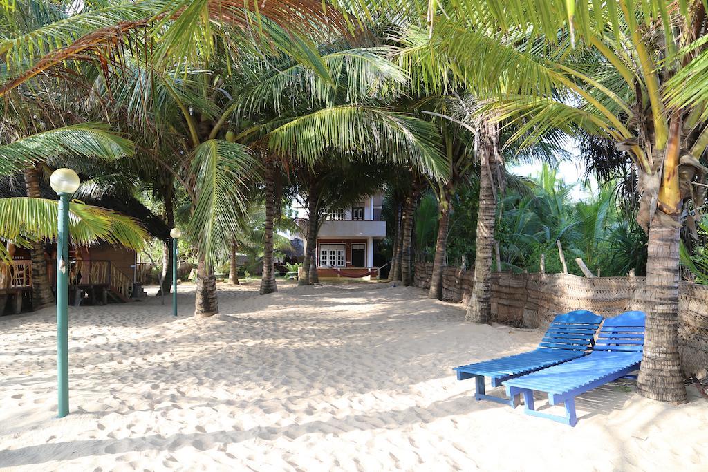 Lonely Beach Resort Tangalle Exterior foto