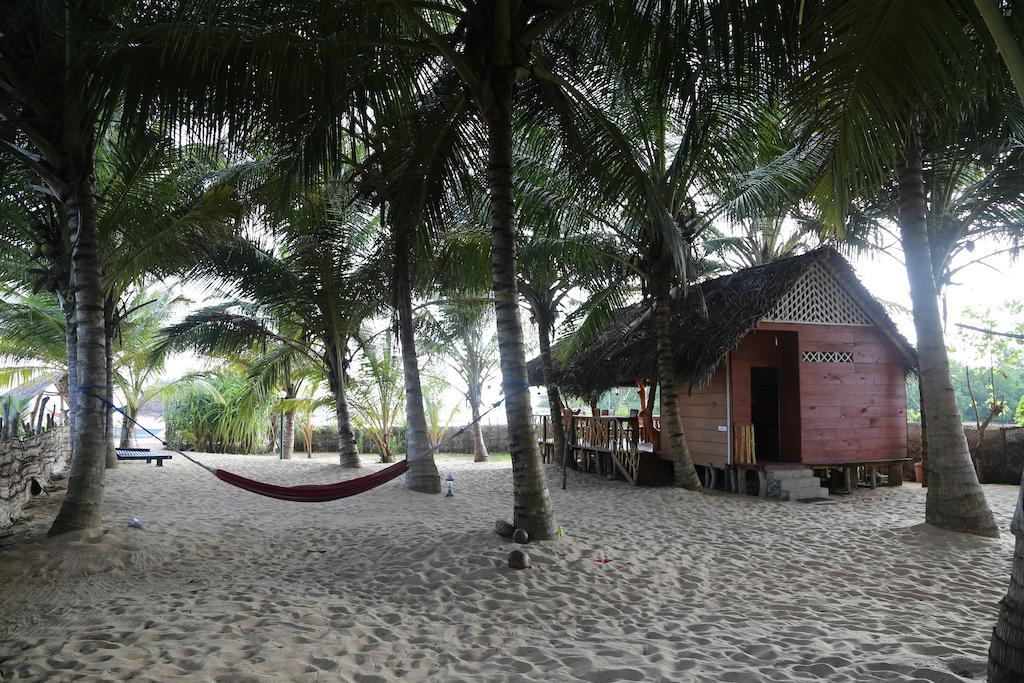 Lonely Beach Resort Tangalle Exterior foto