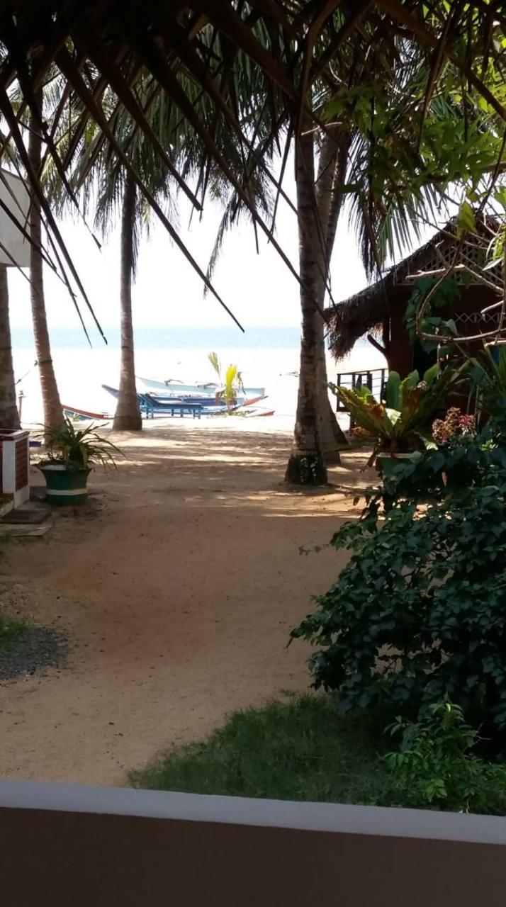 Lonely Beach Resort Tangalle Exterior foto